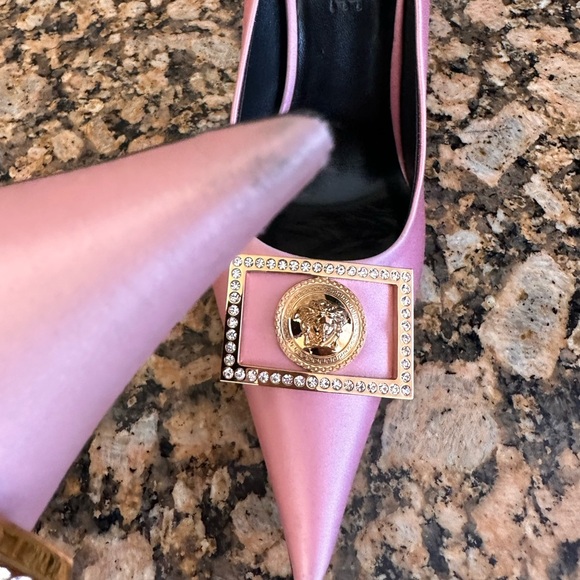 Versace Medusa Biggie Buckle Satin Pumps in Rose Pink - Picture 12 of 14